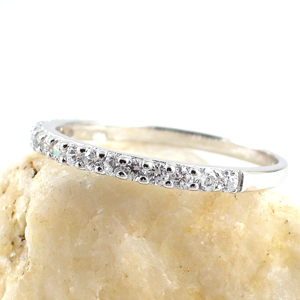 แหวนเงินแท้ราคาถูกชุบทองคำขาว เพชรCZแท้ 0.425 กะรัต งานประณีตสวยงาม สั่งผลิตค่ะ