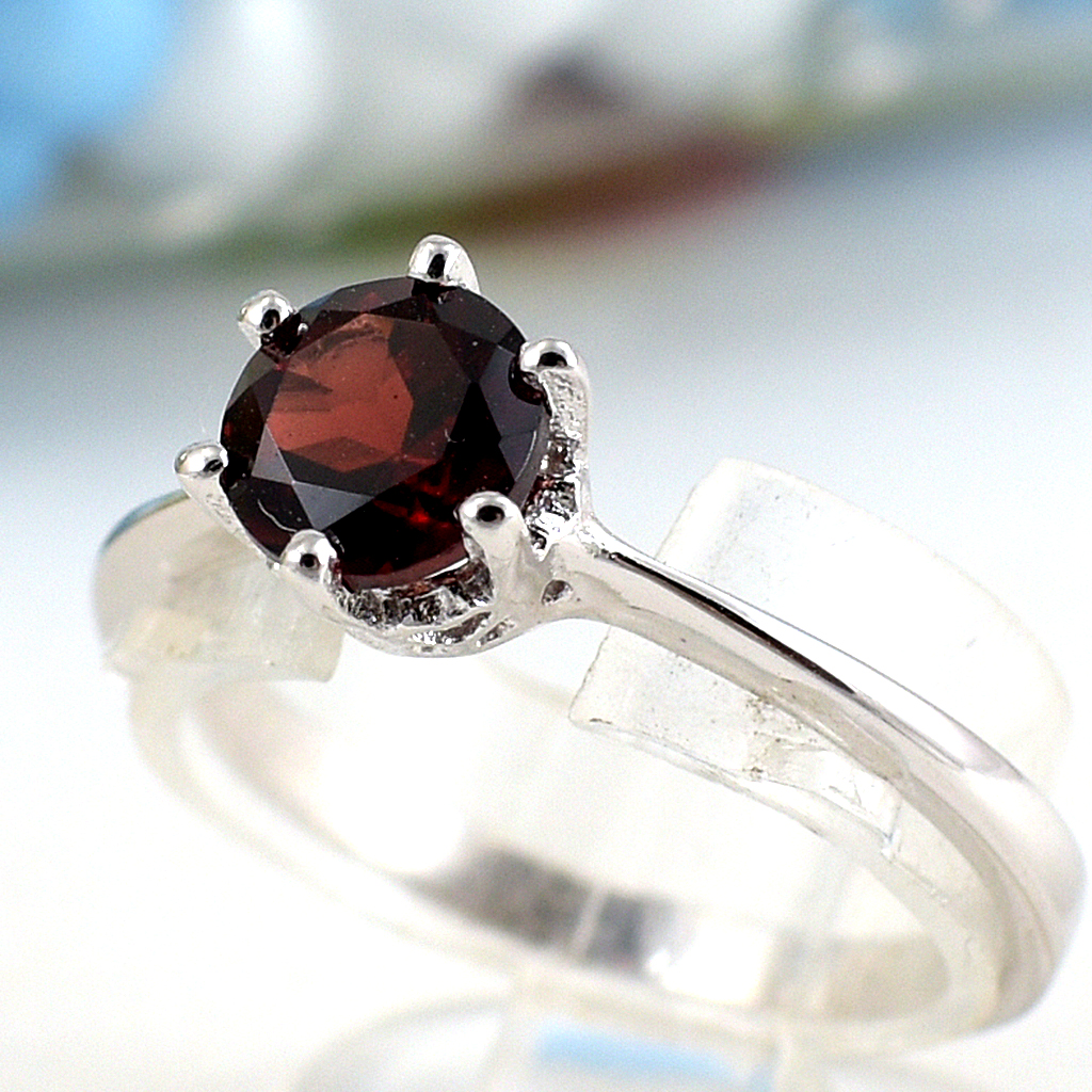 แหวนเงินแท้ราคาถูกชุบทองคำขาว โกเมนแท้ 1.0 กะรัต งานประณีตสวยงาม สั่งผลิตค่ะ