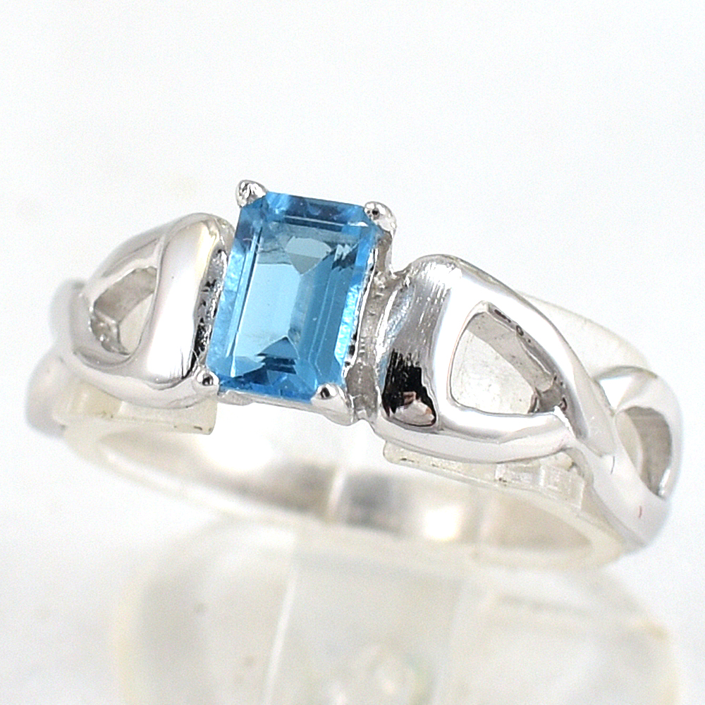 แหวนเงินแท้ราคาถูกชุบทองคำขาว สวิสบลูโทปาซแท้ 0.75 กะรัต งานประณีตสวยงาม สั่งผลิตค่ะ