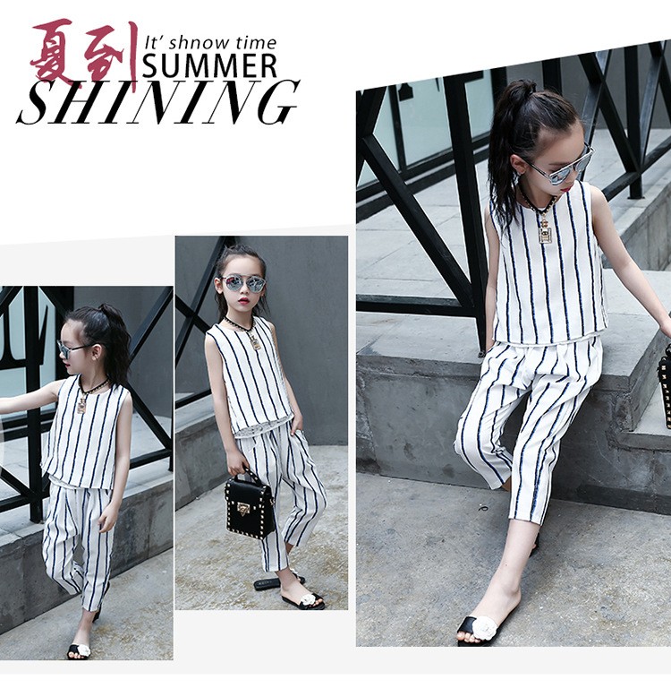 เซ็ตเสื้อแขนกุดลายทาง สีขาว+กางเกงสามส่วน