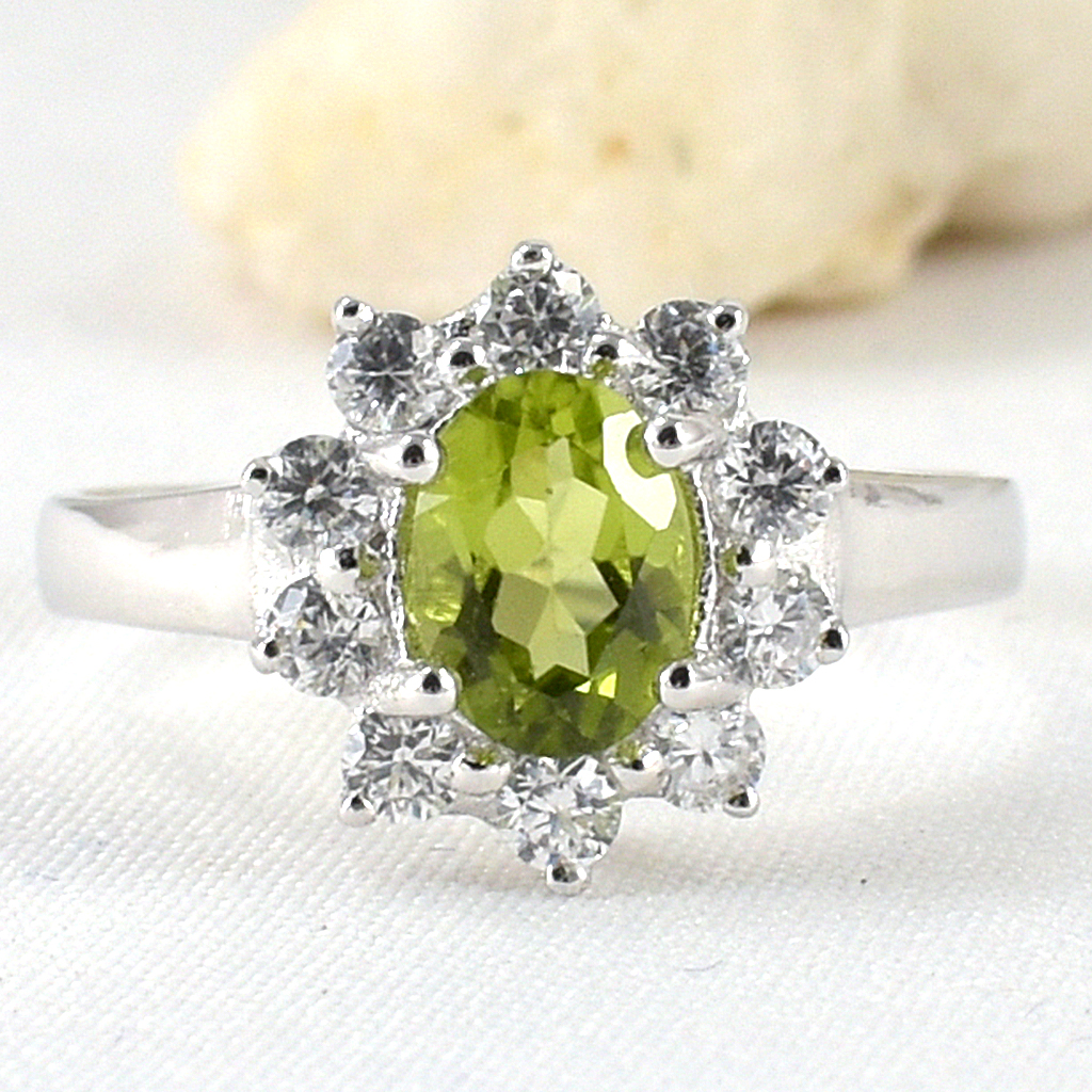 แหวนเงินแท้ราคาถูกชุบทองคำขาว เพอริดอทแท้ 1.60 กะรัต เพชรCZ 0.40 กะรัต งานประณีตสวยงาม สั่งผลิตค่ะ