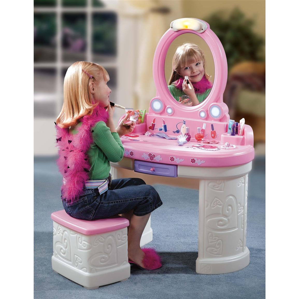 โต๊ะเครื่องแป้ง STEP 2 Fantasy Vanity