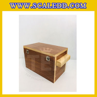 กล่องไม้อัดไม่บุกำมะหยี่ สำหรับใส่ตุ้มน้ำหนักเหล็กหล่อพิกัด20kg กล่องใส่ตุ้มน้ำหนักเหล็กหล่อ กล่องเก็บตุ้มน้ำหนัก กล่องไม้สำหรับตุ้มเหล็กหล่อ ยาว 24.7 กว้าง 13.2 ลึก 13.9ซม.