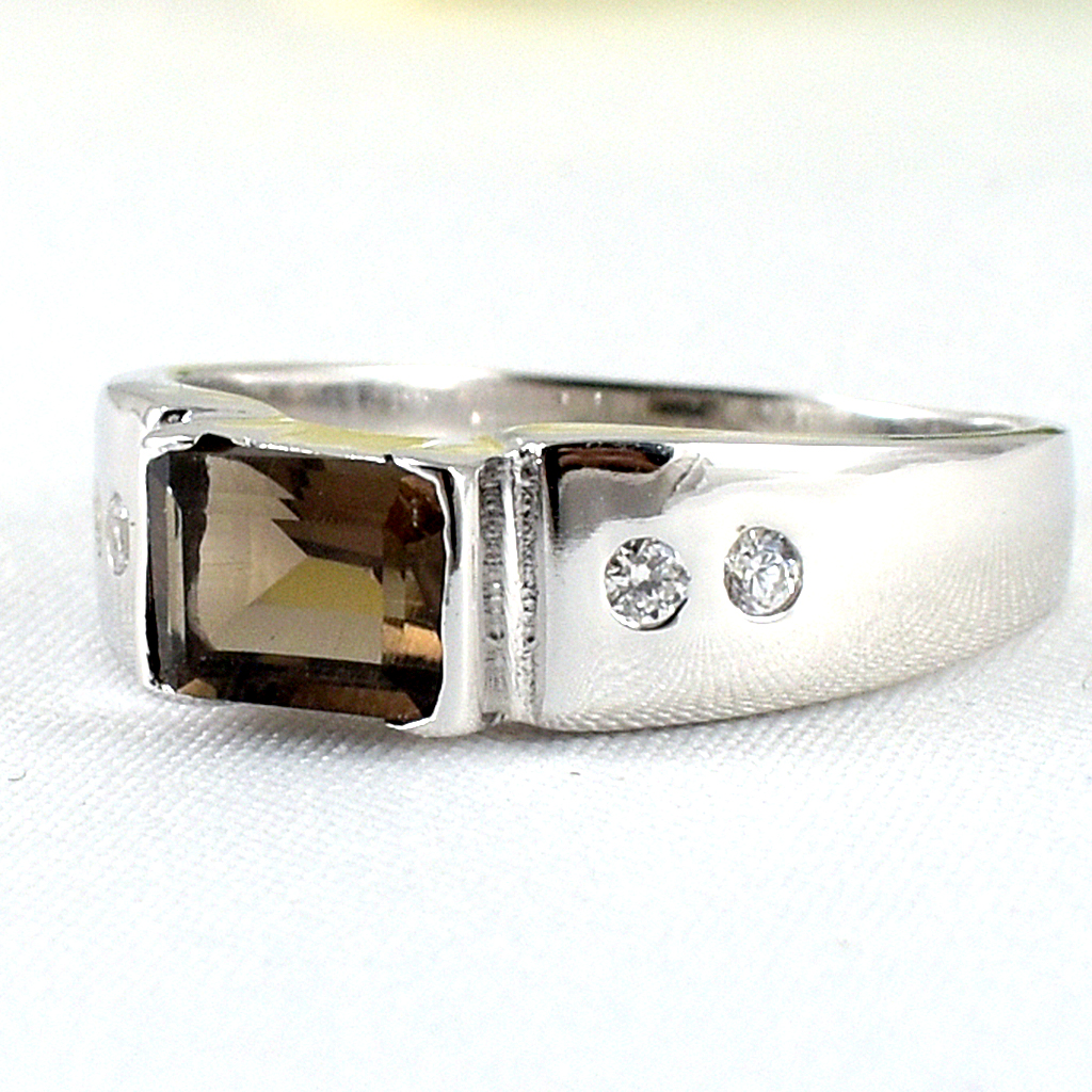 แหวนเงินแท้ราคาถูกชุบทองคำขาว พลอยแท้สโมกกี้ควอทซ์ 1.15 กะรัต เพชรCZ 0.10 กะรัต งานประณีตสวยงาม สั่งผลิตค่ะ