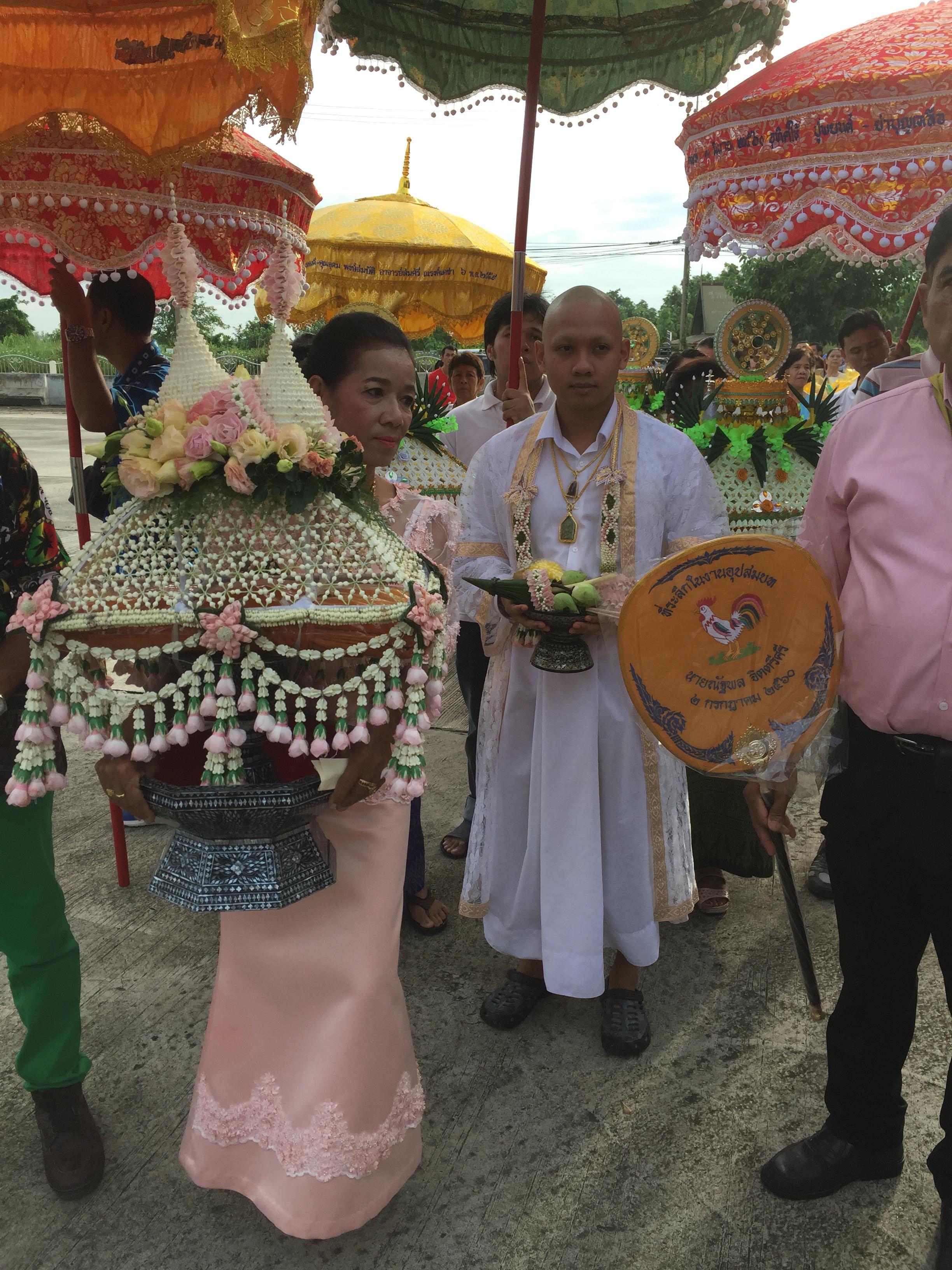 ชุดเครื่องบวชดอกไม้สดสีชมพู (ส่งงาน อ.บางปะอิน จ.พระนครศรีอยุธยา)1-2กค60
