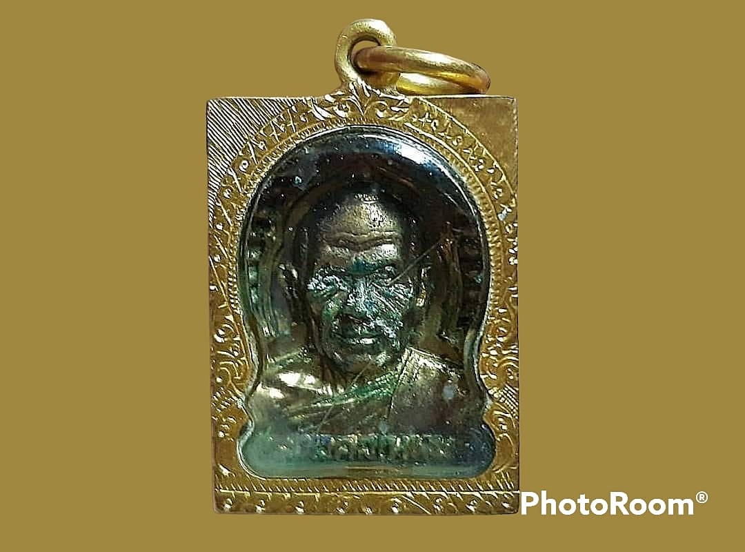 เหีรยญ พระมงคลเทพมุนี (หลวงพ่อสด) วัดปากน้ำ ภาษีเจริญ เลี่ยมทองคำ