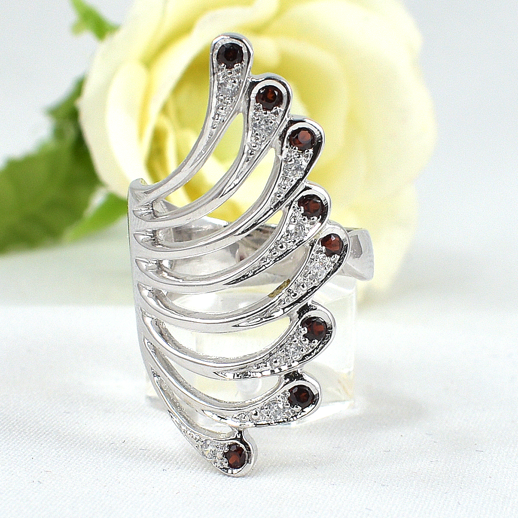 แหวนเงินแท้ราคาถูกชุบทองคำขาว พลอยแท้โกเมน 0.48 กะรัต เพชรCZ 0.12 กะรัต งานประณีตสวยงาม สั่งผลิตค่ะ