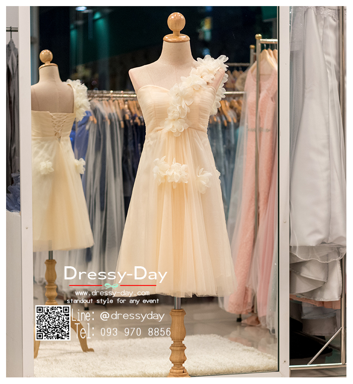 รหัส ชุดราตรีสั้น :BB077 มีชุดราตรีสวย สีครีม ไหล่เฉียง เหมาะใส่งานหมั้น งานเช้า หรู พร้อมส่งเยอะสุดในไทย เนื้อผ้าพรีเมี่ยม คัตติ้งเนี๊ยบๆ