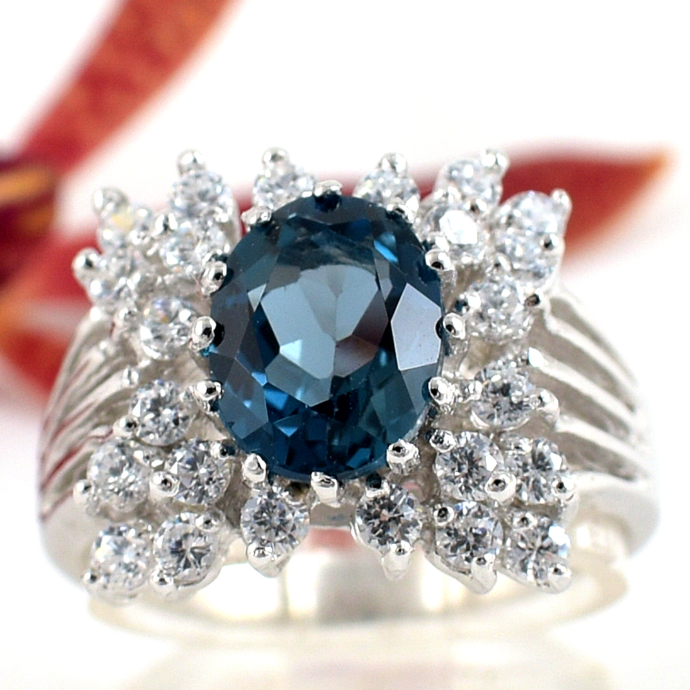 แหวนเงินแท้ราคาถูกชุบทองคำขาว ลอนดอนบลูโทปาซแท้ 2.25 กะรัต เพชรCZ 0.72 กะรัต งานประณีตสวยงาม สั่งผลิตค่ะ