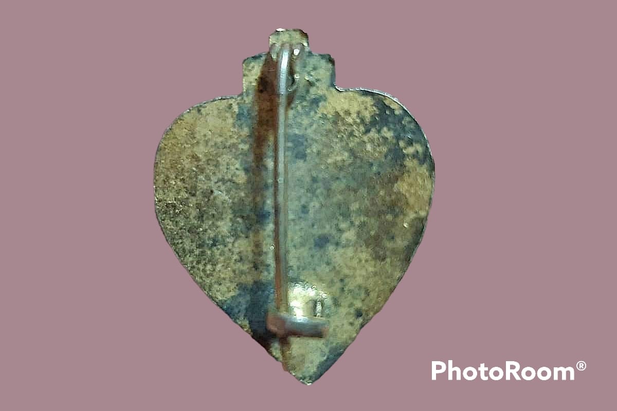 เข็มกลัด สภากาชาดไทย