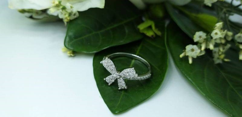 สั่งผลิตเพชรเบลเยี่ยมคัท แหวนแต่งงาน แหวนหมั้น ใส่เที่ยว ออกงาน แหวนทองขาว 18K เพชรแท้ 0.89 กะรัต 2.56 กรัม น้ำ 99 ราคาถูกมาก มีใบรับประกันค่ะ