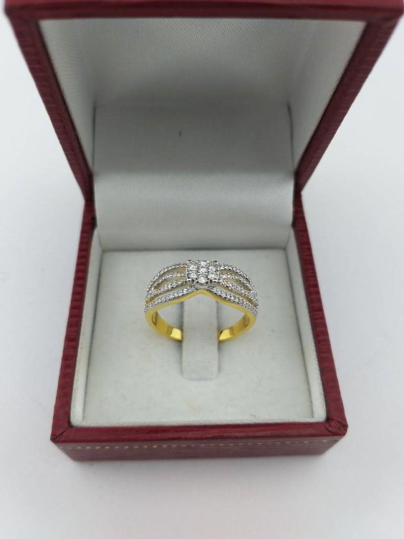 สั่งผลิตเพชรเบลเยี่ยมคัท แหวนแต่งงาน แหวนหมั้น ใส่เที่ยว ออกงาน แหวนทองคำ 18K เพชรแท้ 0.37 กะรัต 3.54 กรัม น้ำ 99 ราคาถูกมาก มีใบรับประกันค่ะ