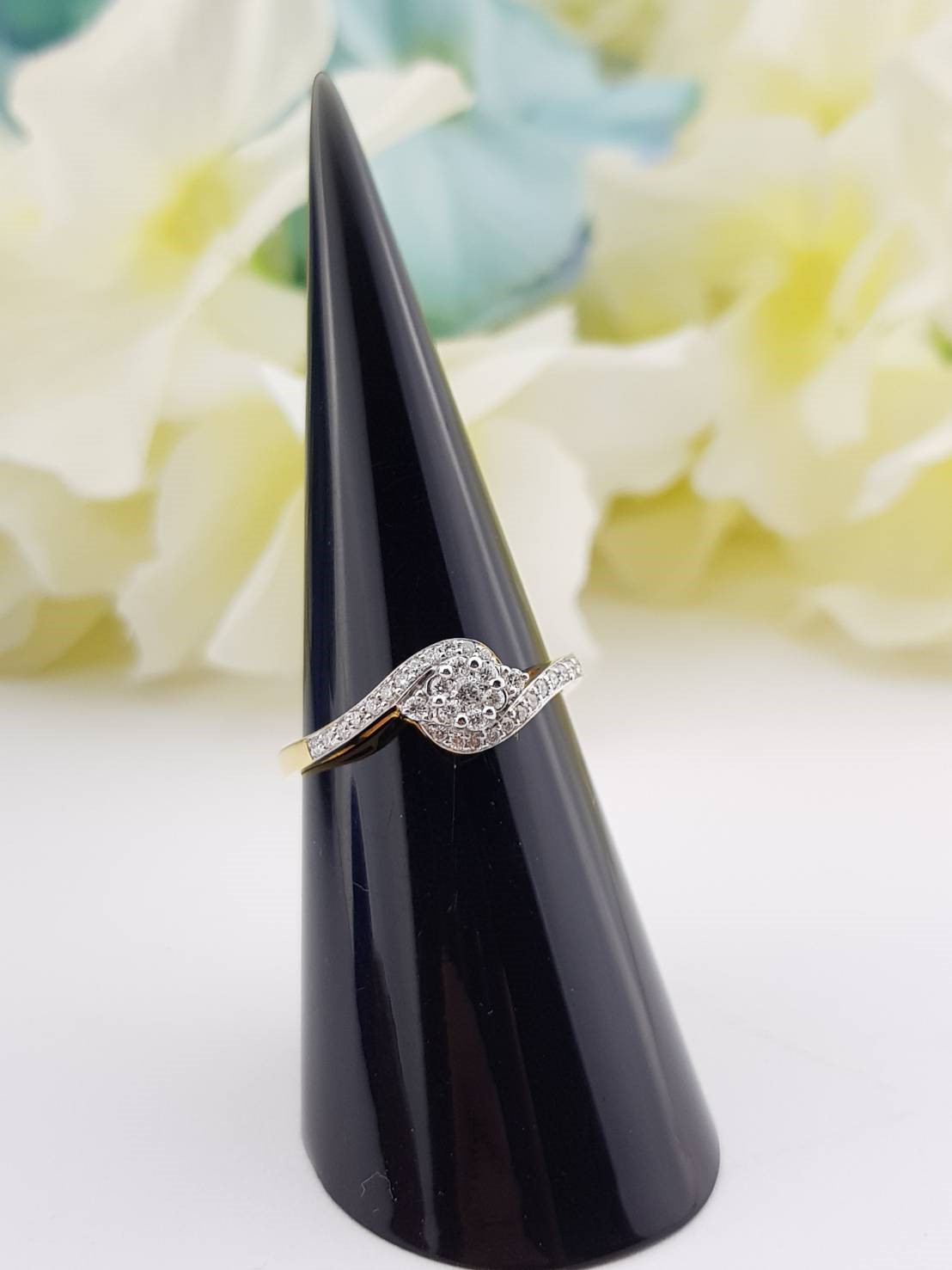 สั่งผลิตเพชรเบลเยี่ยมคัท แหวนแต่งงาน แหวนหมั้น ใส่เที่ยว ออกงาน แหวนทองคำ 18K เพชรแท้ 0.19 กะรัต 2.13 กรัม น้ำ 99 ราคาถูกมาก มีใบรับประกันค่ะ