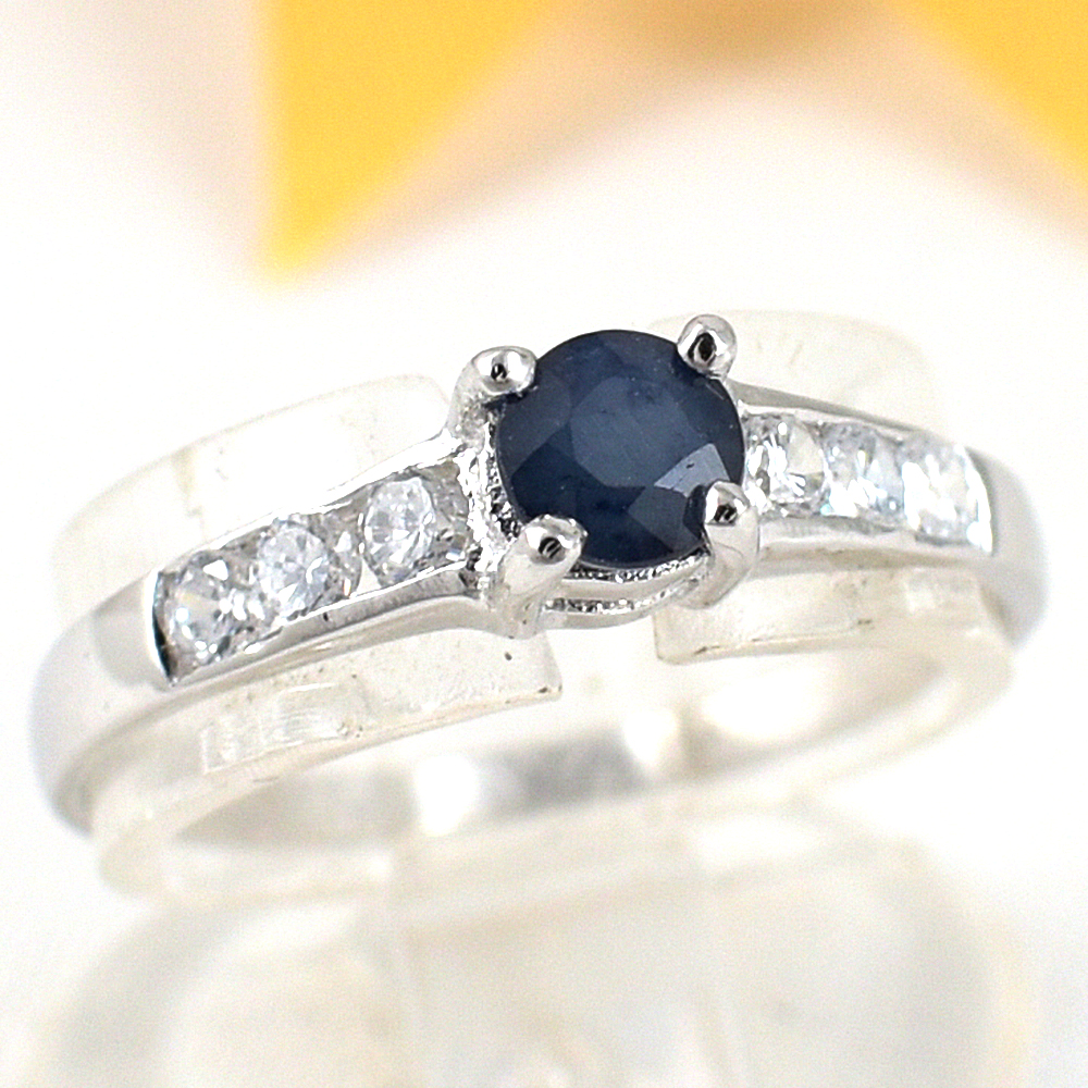 แหวนเงินแท้ราคาถูกชุบทองคำขาว ไพลินแท้ 0.37 กะรัต เพชรCZ 0.18 กะรัต งานประณีตสวยงาม สั่งผลิตค่ะ