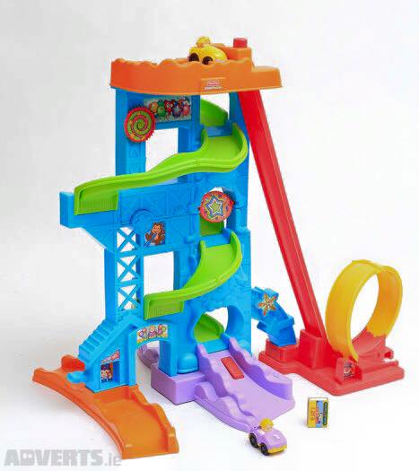 รถไฟเหาะตีลังกา Fisher Price Little People Wheelies Loops ‘n Swoops Amusement Park