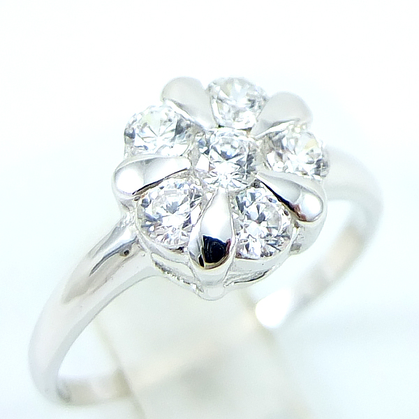 แหวนเงินแท้ราคาถูกชุบทองคำขาว เพชรCZแท้ 0.60 กะรัต งานประณีตสวยงาม สั่งผลิตค่ะ