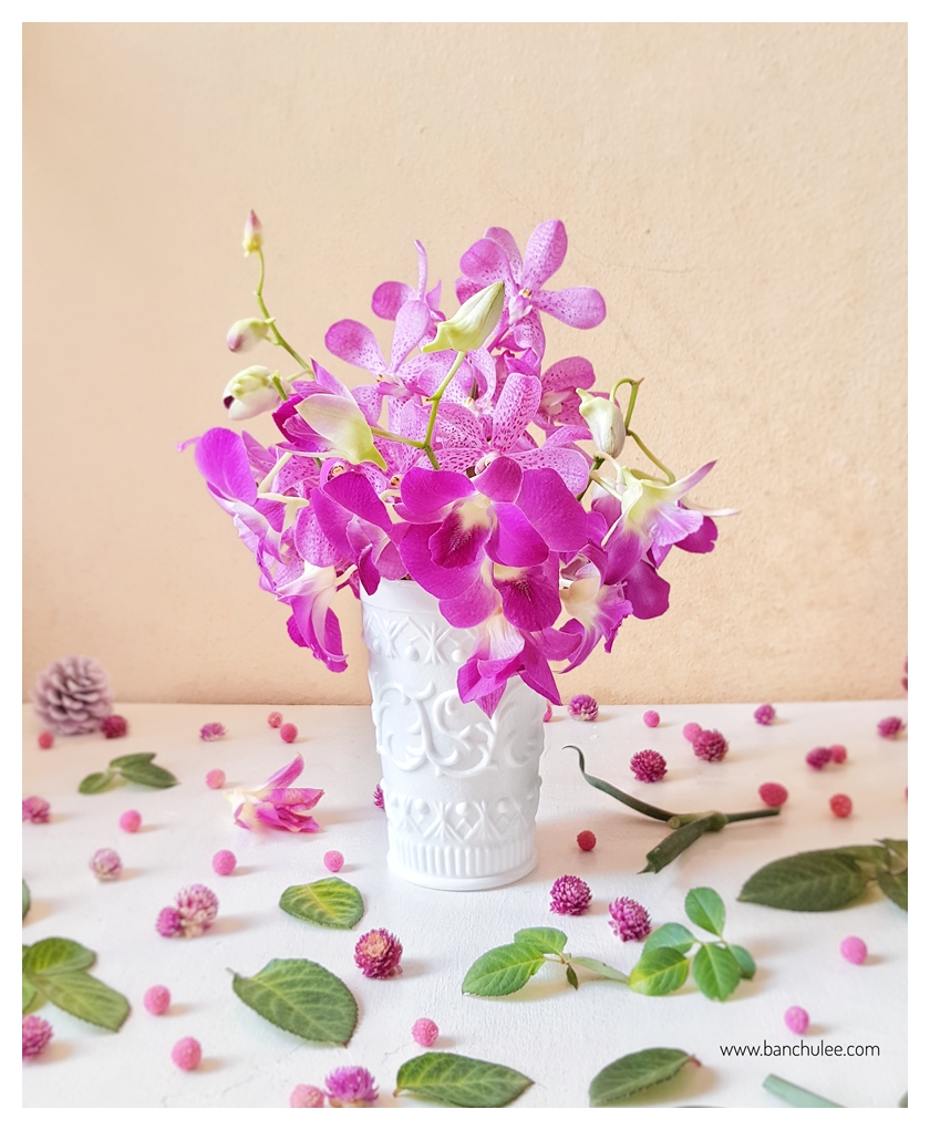 White Glass Cup แก้วน้ำสีขาว ลายนูน