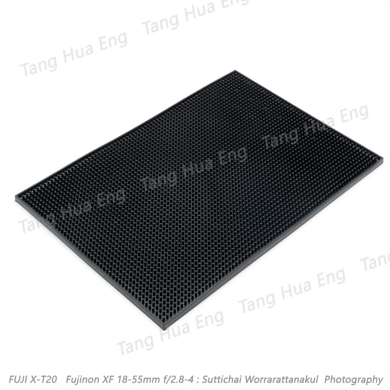 แผ่นยางรองแก้ว 12"x18" สีดำ ( Bar mat )