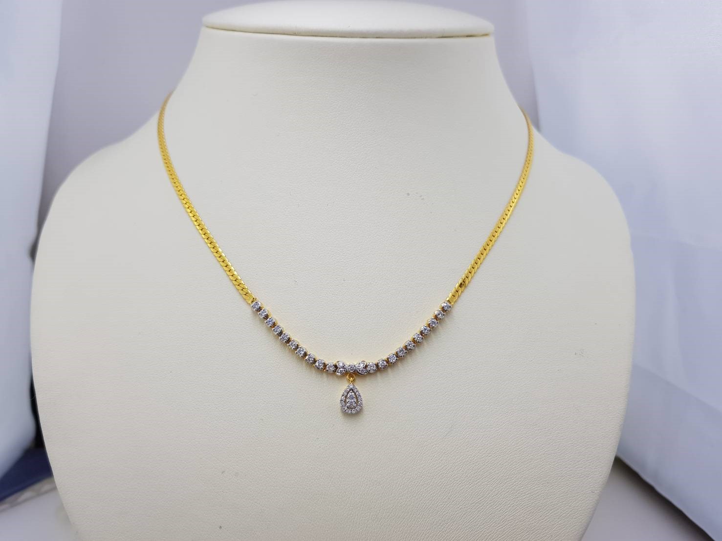 สั่งผลิตเพชรเบลเยี่ยมคัท แหวนแต่งงาน แหวนหมั้น ใส่เที่ยว ออกงาน แหวนทองคำ 18K เพชรแท้ 0.81 กะรัต 10.28 กรัม น้ำ 99 ราคาถูกมาก มีใบรับประกันค่ะ