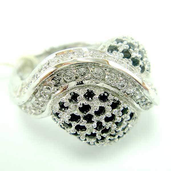 แหวนเงินแท้ราคาถูกชุบทองคำขาว ไพลินแท้ 0.888 กะรัต เพชรCZ 0.44 กะรัต งานประณีตสวยงาม สั่งผลิตค่ะ