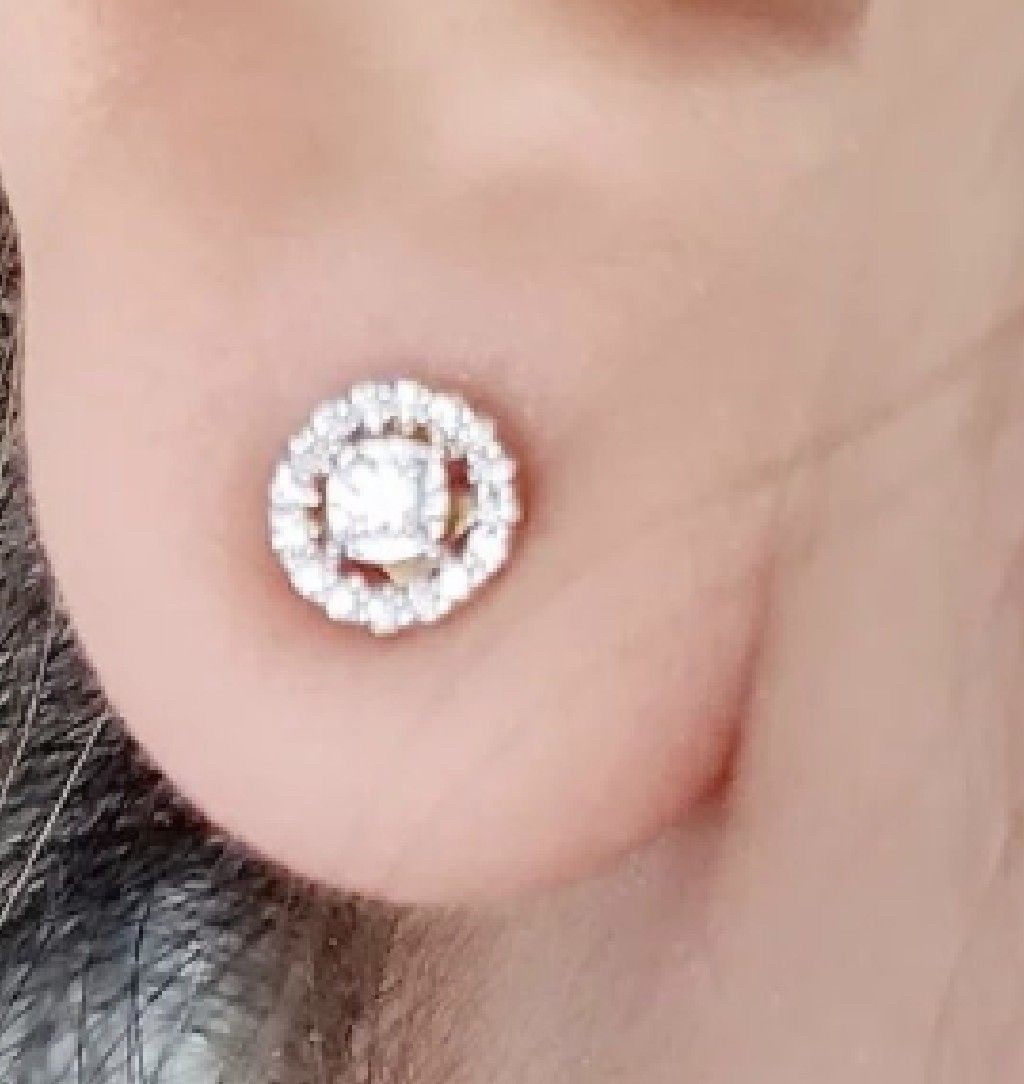 พร้อมส่งและสั่งผลิตต่างหูเพชรใส่ได้2แบบ ถอดออกมาใส่เม็ดเดียวได้ค่ะ แต่งงาน หมั้น ใส่เที่ยว ออกงาน ทองคำ 9K เพชรแท้ 0.16 กะรัต ราคาถูกมาก ส่งฟรี