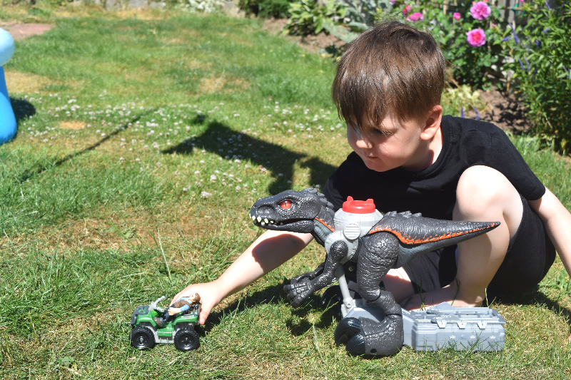 Fisher-Price Imaginext Jurassic World Walking Indoraptor