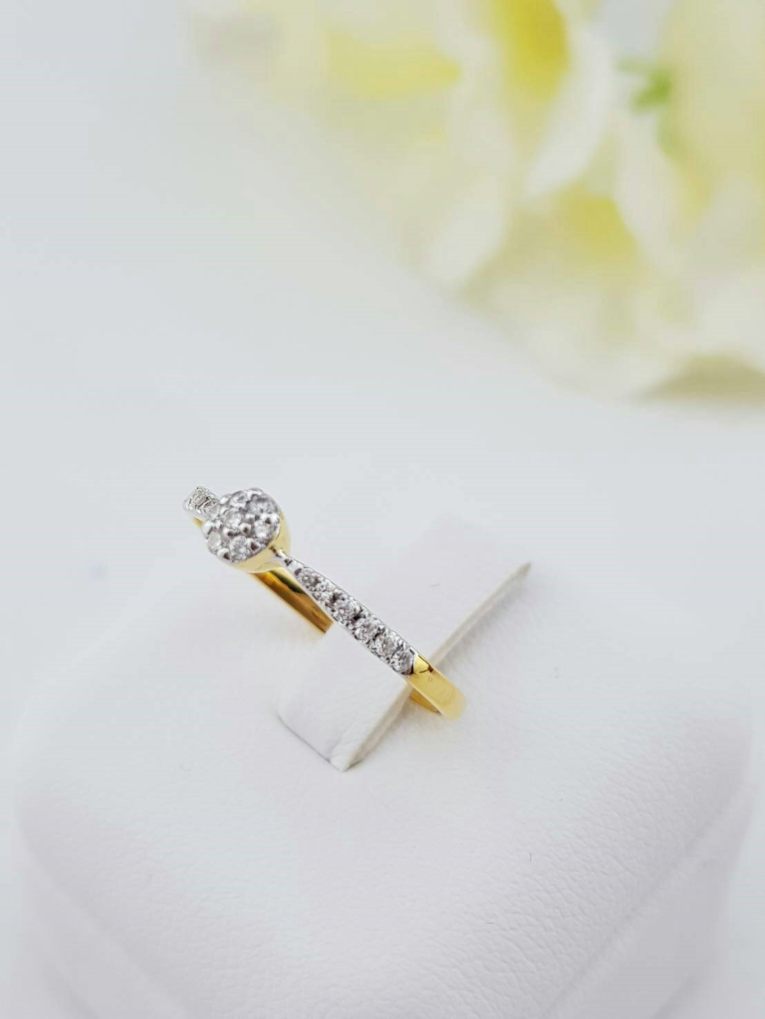 สั่งผลิตเพชรเบลเยี่ยมคัท แหวนแต่งงาน แหวนหมั้น ใส่เที่ยว ออกงาน แหวนทองคำ 18K เพชรแท้ 0.15 กะรัต 1.36 กรัม น้ำ 99 ราคาถูกมาก มีใบรับประกันค่ะ