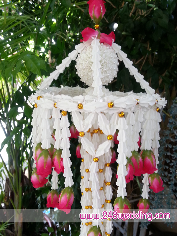 โคมแขวนดอกรัก ลูกตุ้มสีขาวว