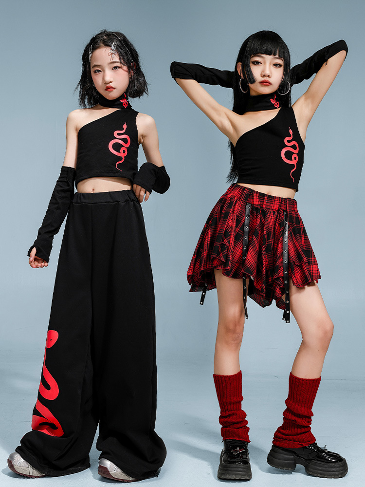 friendly4kid ชุดเต้น เซ็ตเสื้อแขนยาวดำ+กระโปรง ลายสก๊อต สีแดง ชุดการแสดงคริสมาสต์