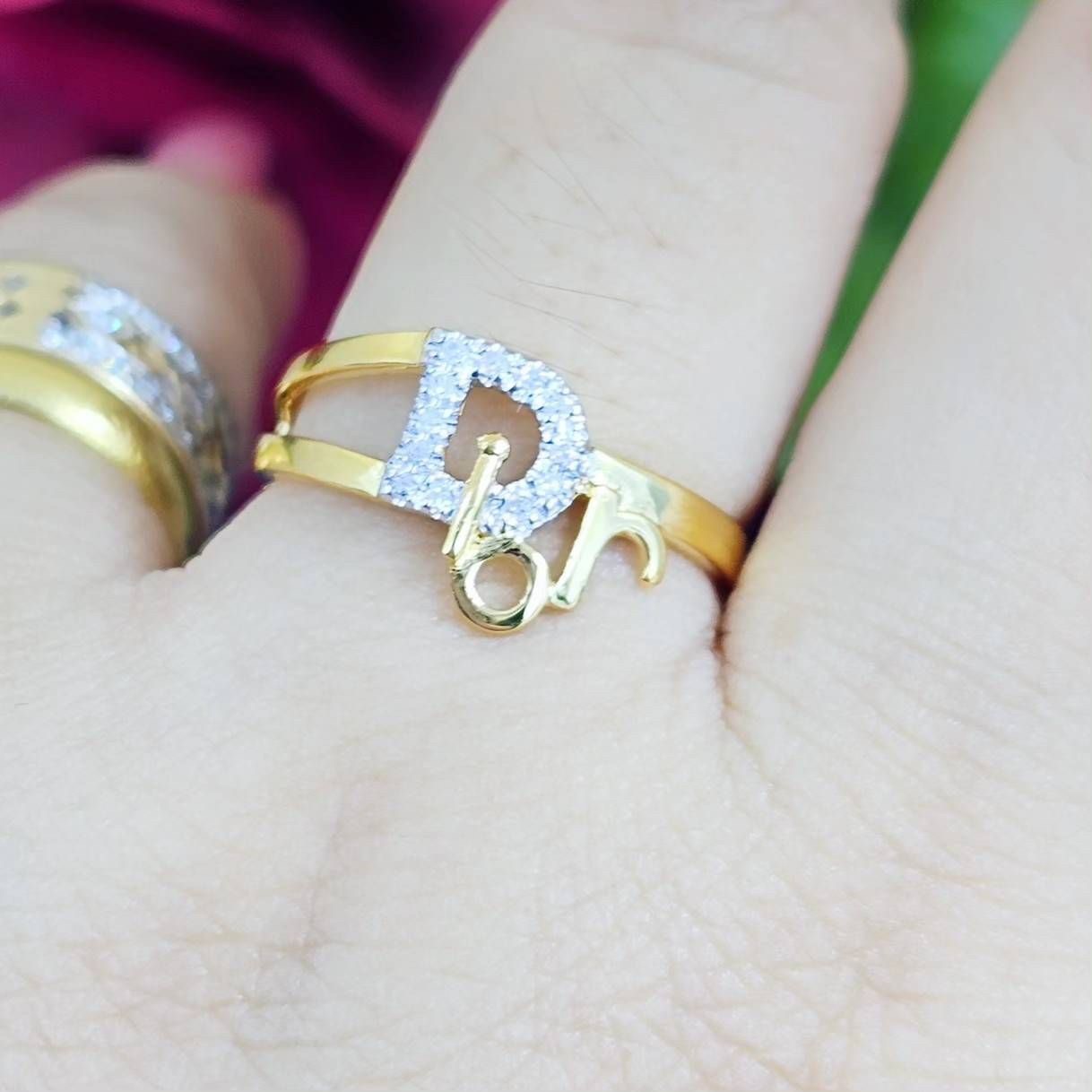 พร้อมส่งและสั่งผลิตแหวนเพชรแท้สไตล์แบรด์ดัง แหวนแต่งงาน แหวนหมั้น ใส่เที่ยว ออกงาน แหวนทองคำ 9K เพชรกุหลาบแท้ 0.06 กะรัต 12 เม็ด ราคาถูกมาก ส่งฟรี