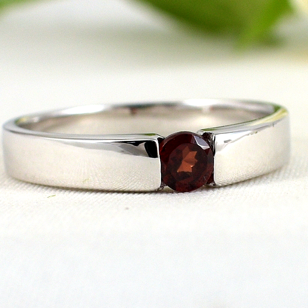 แหวนเงินแท้ราคาถูกชุบทองคำขาว โกเมนแท้ 0.35 กะรัต งานประณีตสวยงาม สั่งผลิตค่ะ