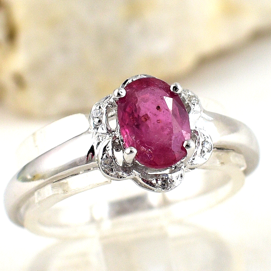 แหวนเงินแท้ราคาถูกชุบทองคำขาว ทับทิมแท้ 0.95 กะรัต เพชรCZ 0.036 กะรัต งานประณีตสวยงาม สั่งผลิตค่ะ