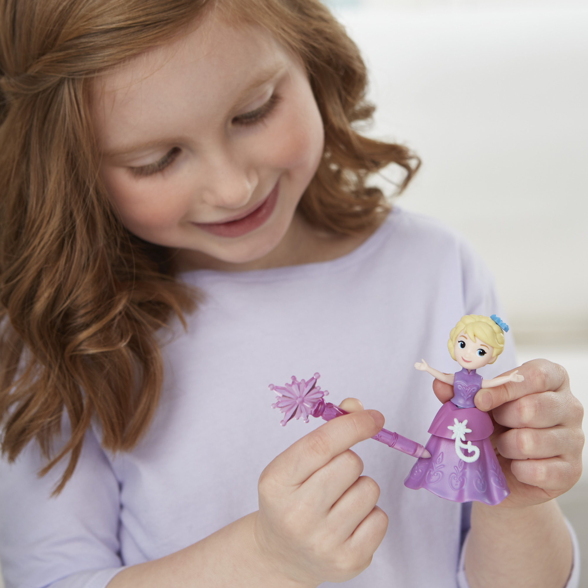 เครื่องทำน้ำแข็งใส Disney Frozen Little Kingdom Elsa's Magical Snow Maker