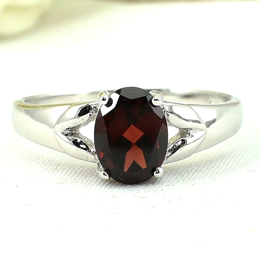 แหวนเงินแท้ราคาถูกชุบทองคำขาว โกเมนแท้ 1.65 กะรัต งานประณีตสวยงาม สั่งผลิตค่ะ