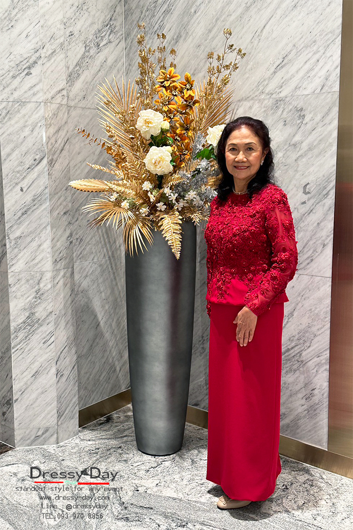 ชุดราตรีแม่เจ้าสาว