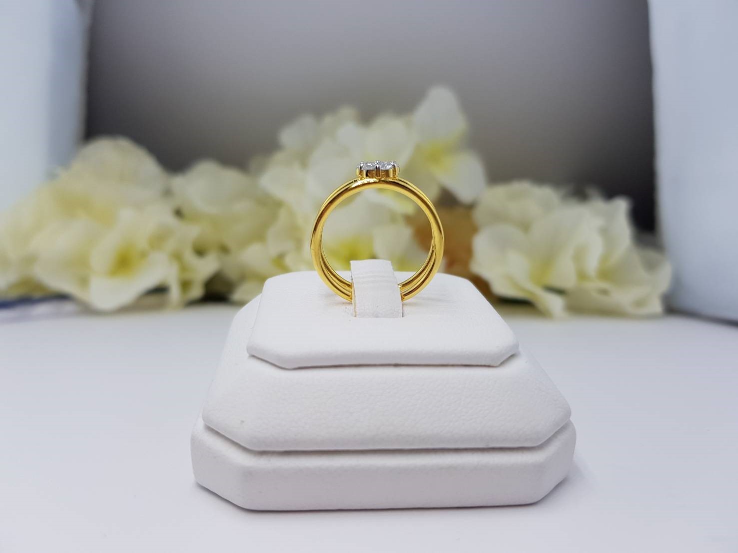 สั่งผลิตเพชรเบลเยี่ยมคัท แหวนแต่งงาน แหวนหมั้น ใส่เที่ยว ออกงาน แหวนทองคำ 18K เพชรแท้ 0.26 กะรัต 3.07 กรัม น้ำ 99 ราคาถูกมาก มีใบรับประกันค่ะ