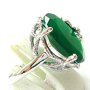 แหวนเงินแท้ราคาถูกชุบทองคำขาว พลอยแท้กรีนอะเกท 13.25 กะรัต เพชรCZ 0.035 กะรัต งานประณีตสวยงาม สั่งผลิตค่ะ