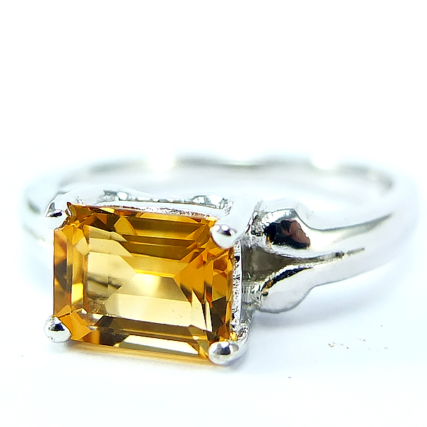 แหวนเงินแท้ราคาถูกชุบทองคำขาว ซิทรินแท้ 1.60 กะรัต งานประณีตสวยงาม สั่งผลิตค่ะ