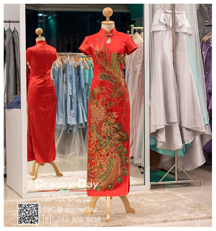 รหัส ชุดกี่เพ้า : KPL032 ชุดกี่เพ้าประยุกต์สำหรับเป็นชุดกี่เพ้าแต่งงานสวยๆ พร้อมส่ง แบบยาว งานปักเลื่อมมือสุดเนี๊ยบ ใส่เป็นชุดพิธียกน้ำชา ชุดส่งตัวเจ้าสาว ชุดถ่ายพรีเวดดิ้งหรือชุดแต่งงานตามธรรมเนียมจีนโบราณสวยหรู สง่า คุณภาพระดับห้องเสื้อ