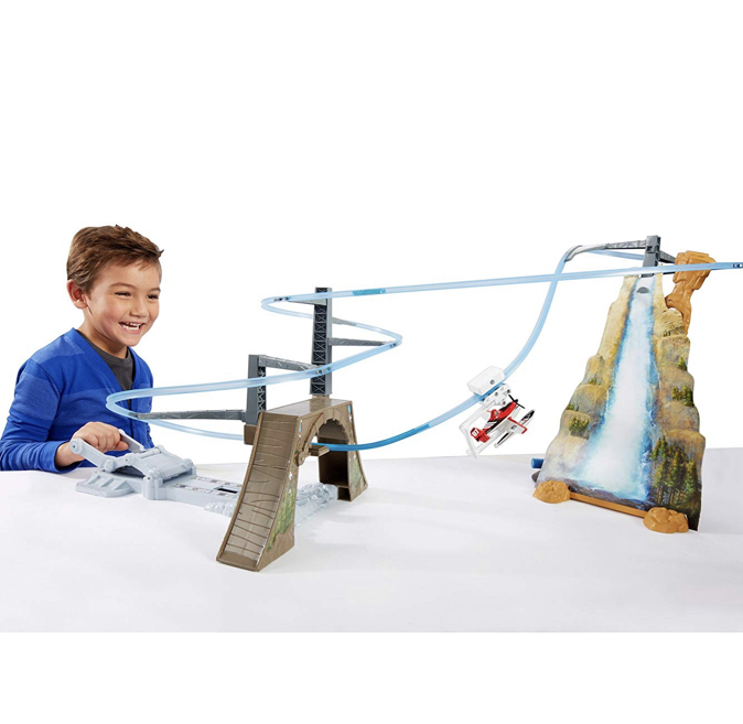 Disney Planes Fire & rescue piston peak air attack track set