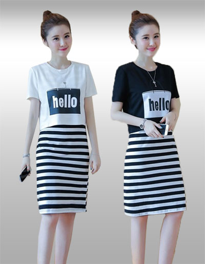 ชุดเซทเสื้อแฟชั่นสกรีนอก มาพร้อมเดรสแขนกุดลายขวางสวยน่ารักสไตล์เกาหลี มี 2 สี รหัส1871