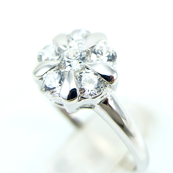 แหวนเงินแท้ราคาถูกชุบทองคำขาว เพชรCZแท้ 0.60 กะรัต งานประณีตสวยงาม สั่งผลิตค่ะ