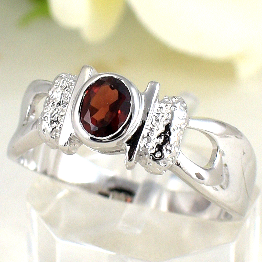 แหวนเงินแท้ราคาถูกชุบทองคำขาว โกเมนแท้ 0.45 กะรัต งานประณีตสวยงาม สั่งผลิตค่ะ