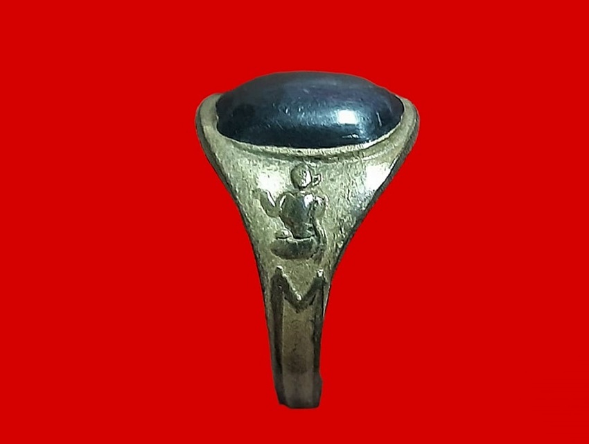 แหวน หัวแหวนเมฆพัตรผสมเหล็กไหล หลวงพ่ออิ่ม วัดหัวเขา สุพรรณบุรี