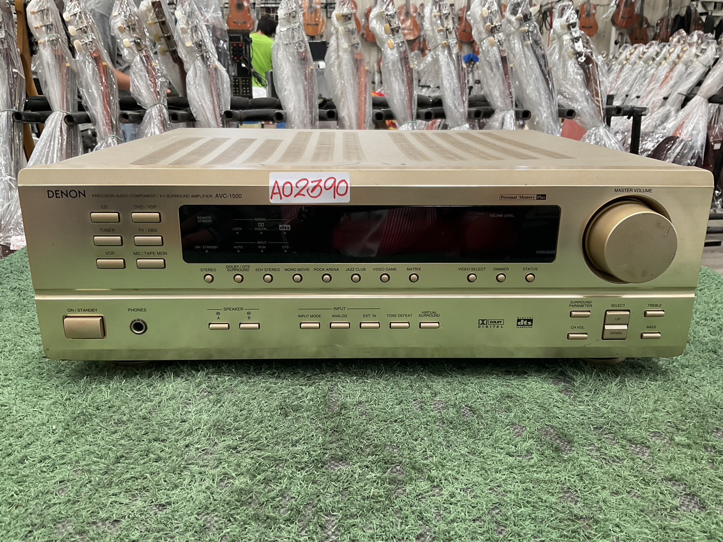 เครื่องขยายเสียง DENON : AVC-1500