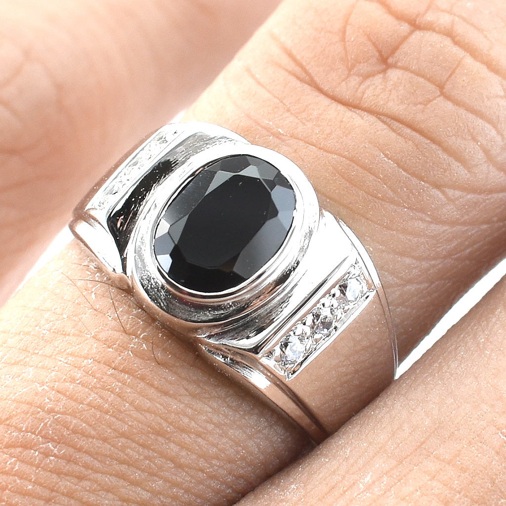 แหวนเงินแท้ราคาถูกชุบทองคำขาว นิลแท้ 1.65 กะรัต เพชรCZ 0.18 กะรัต งานประณีตสวยงาม สั่งผลิตค่ะ