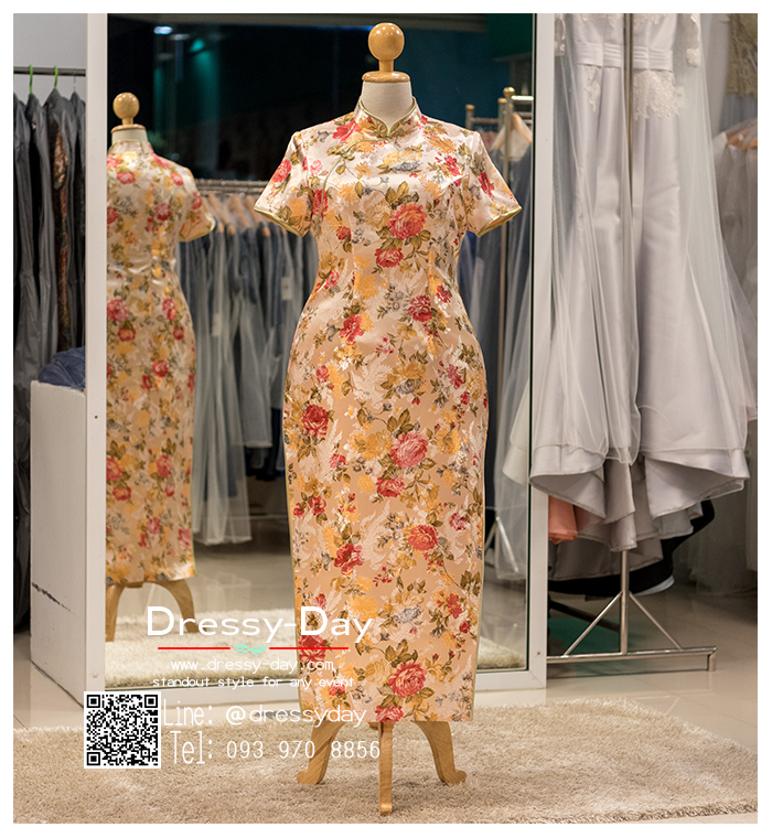 รหัส ชุดกี่เพ้ายาว : KPL090 ชุดกี่เพ้าประยุกต์ราคาถูกลายนกยูง ชุดกี่เพ้าสวยๆ สีทอง ผ้าทอดิ้นทอง สวยๆ กระโปรงผ่าข้าง ใส่เป็นชุดกี่เพ้าแต่งงานก็สวยคะ มีแขน