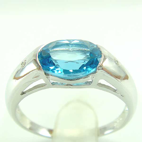 แหวนเงินแท้ราคาถูกชุบทองคำขาว สวิสบลูโทปาซแท้ 1.40 กะรัต เพชรCZ 0.014 กะรัต งานประณีตสวยงาม สั่งผลิตค่ะ