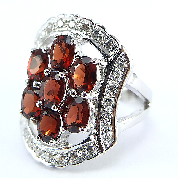 แหวนเงินแท้ราคาถูกชุบทองคำขาว พลอยแท้โกเมน 3.50 กะรัต เพชรCZ 0.28 กะรัต งานประณีตสวยงาม สั่งผลิตค่ะ