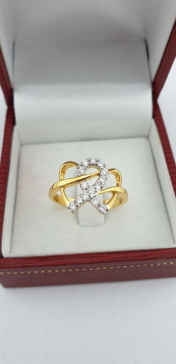 สั่งผลิตเพชรเบลเยี่ยมคัท แหวนแต่งงาน แหวนหมั้น ใส่เที่ยว ออกงาน แหวนทองคำ 18K เพชรแท้ 0.27 กะรัต 3.08 กรัม น้ำ 99 ราคาถูกมาก มีใบรับประกันค่ะ